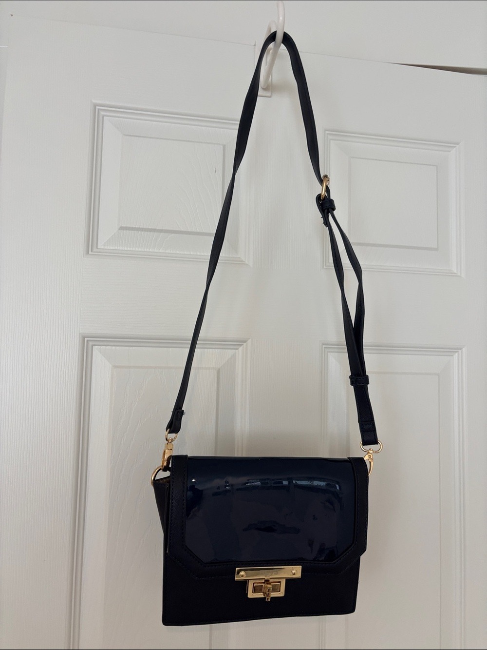 HEYS Crossbody Bag Glossy Navy blue Flap close turn lock removable strap - Picture 5 of 17